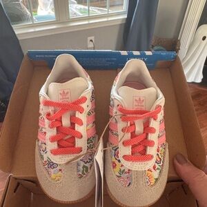 Liberty Kids Floral Sneakers - Pink and White